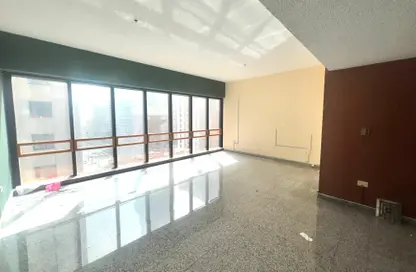 Duplex - 3 Bedrooms - 4 Bathrooms for rent in Baniyas Tower - Al Danah - Abu Dhabi