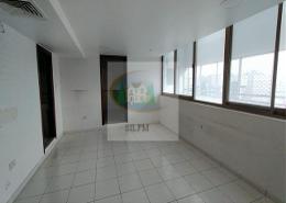 صورةغرفة فارغة لـ: شقة - 1 غرفة نوم - 2 حمامات للكراء في شارع السلام - أبوظبي, صورة 1