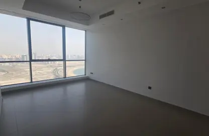 شقة - غرفة نوم - 2 حمامات للبيع في برج لا بلاج - الممزر - الشارقة - الشارقة