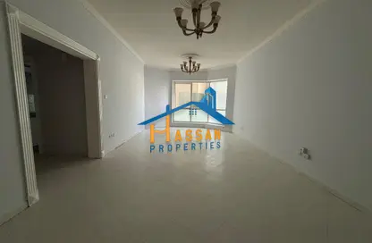 Apartment - 1 Bedroom - 2 Bathrooms for rent in Safia Tower - Al Majaz 3 - Al Majaz - Sharjah