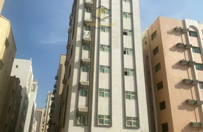 عمارة بالكامل - 8 غرف نوم - 8 حمامات للبيع في الغوير - الغرب - الشارقة