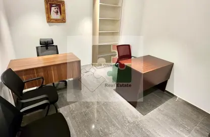 مركز أعمال - استوديو - 5 حمامات للايجار في مبنى زلفى - منطقة القرهود - دبي