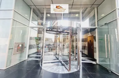 Office Space - Studio - 2 Bathrooms for rent in Khalidiya Centre - Cornich Al Khalidiya - Al Khalidiya - Abu Dhabi