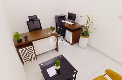 Office Space - Studio - 1 Bathroom for rent in Red Avenue - Al Garhoud - Dubai
