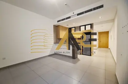 Apartment - Studio - 1 Bathroom for rent in Al Mamsha - Muwaileh - Sharjah