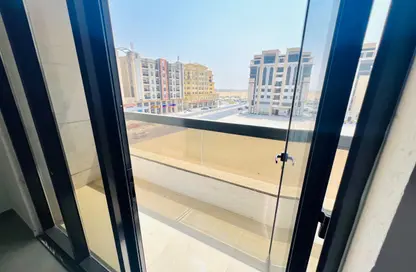 Apartment - 1 Bedroom - 2 Bathrooms for rent in Muwaileh 29 Building - Muwaileh - Sharjah