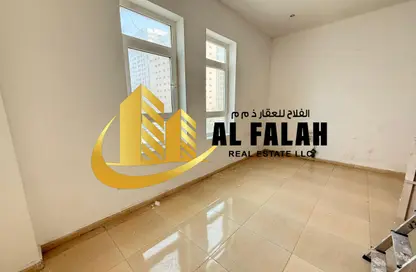 Apartment - 1 Bathroom for rent in Al Qulaya'ah - Al Sharq - Sharjah