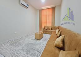 صورةغرفة المعيشة لـ: شقة - 2 غرف نوم - 3 حمامات للكراء في 2 المويهات - المويهات - عجمان, صورة 1