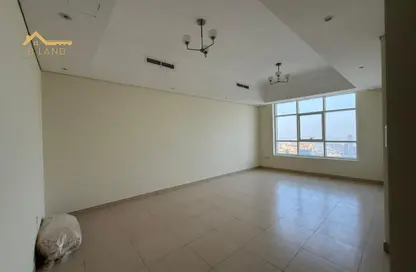 Apartment - 3 Bedrooms - 3 Bathrooms for rent in Al Mamzar - Al Mamzar - Sharjah - Sharjah