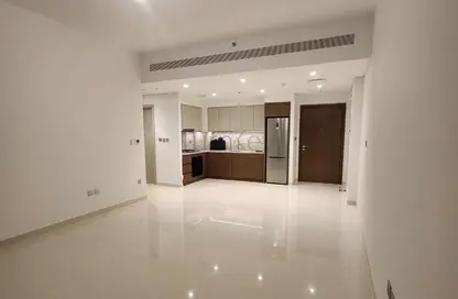 Empty Room image for: Apartment - 1 Bedroom - 1 Bathroom for rent in Beach Isle - EMAAR Beachfront - Dubai Harbour - Dubai, Image 1