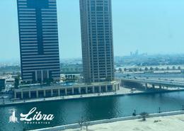 صورةحوض سباحة لـ: مكتب - 1 حمام للكراء في بايز ووتر - الخليج التجاري - دبي, صورة 1