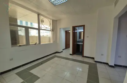 Apartment - 1 Bedroom - 2 Bathrooms for rent in Hai Al Murabbaa - Central District - Al Ain