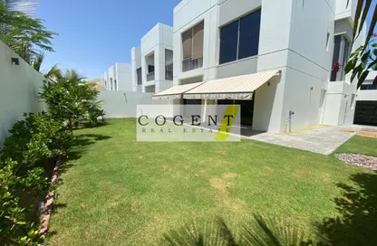 Villa - 5 Bedrooms - 6 Bathrooms for rent in Umm Suqeim 1 - Umm Suqeim - Dubai