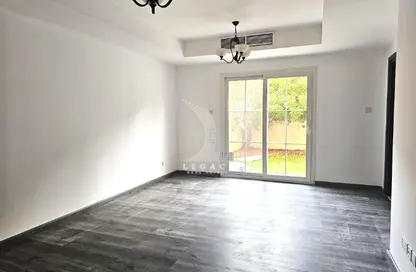 Villa - 2 Bedrooms - 2 Bathrooms for rent in Springs 12 - The Springs - Dubai