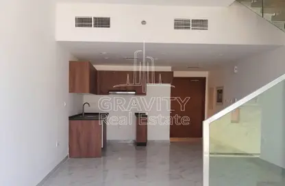 Kitchen image for: Townhouse - 2 Bedrooms - 3 Bathrooms for sale in Oasis 1 - Oasis Residences - Masdar City - Abu Dhabi, Image 1