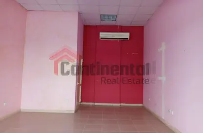 Shop - Studio - 1 Bathroom for rent in Al Qulaya'ah - Al Sharq - Sharjah