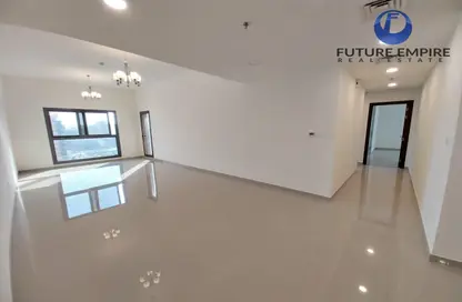 Apartment - 3 Bedrooms - 4 Bathrooms for rent in Jumeirah Garden City - Al Satwa - Dubai
