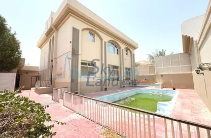 Villa - 4 Bedrooms - 5 Bathrooms for rent in Jumeirah 1 Villas - Jumeirah 1 - Jumeirah - Dubai