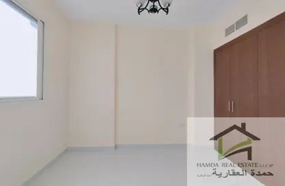 شقة - 2 غرف نوم - 2 حمامات للايجار في الثاني مويلح - تجارية مويلح - الشارقة
