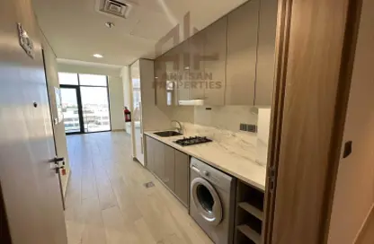 Kitchen image for: Apartment - 1 Bathroom for rent in Azizi Riviera 23 - Meydan One - Meydan - Dubai, Image 1