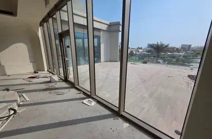 Retail - Studio for rent in Khalidiya Street - Al Khalidiya - Abu Dhabi