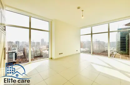 Apartment - 2 Bedrooms - 3 Bathrooms for rent in Tourist Club Area - Abu Dhabi