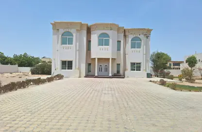 فيلا - 5 غرف نوم - 5 حمامات للبيع في النوف - الشارقة