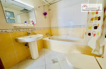 صورة لـ حمام شقة - غرفة نوم - 2 حمامات للايجار في المشرف - أبوظبي ، صورة رقم 1