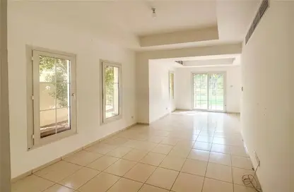 فيلا - 3 غرف نوم - 3 حمامات للايجار في الينابيع 7 - الينابيع - دبي