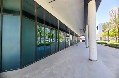 Shop - Studio for sale in SOL Bay - Business Bay - Dubai