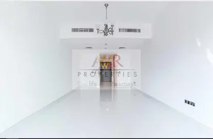 شقة - غرفة نوم - 1 حمام للايجار في بناية تريو - البرشاء 1 - البرشاء - دبي شقة - غرفة نوم - 1 حمام للايجار في بناية تريو - البرشاء 1 - البرشاء - دبي