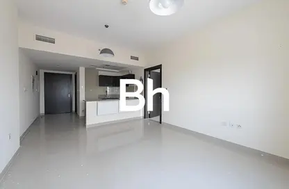 شقة - غرفة نوم - 2 حمامات للبيع في المساكن الحمراء - مدينة دبي الرياضية - دبي