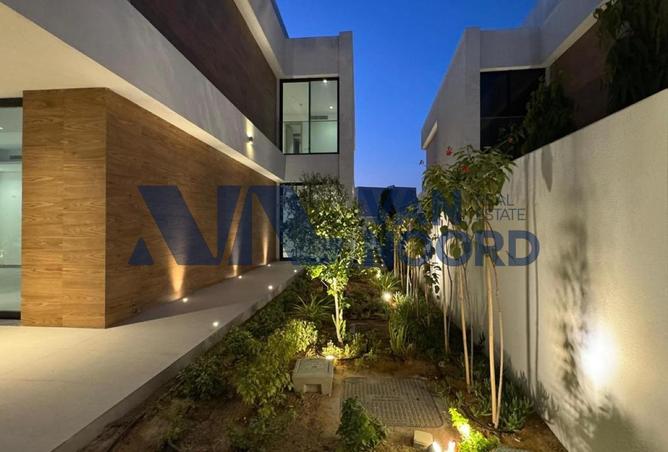 16003038 - Property Image 2