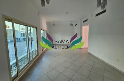 فيلا - 3 غرف نوم - 4 حمامات للايجار في فلل الجميرا 1 - جميرا 1 - الجميرا - دبي