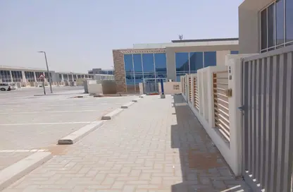 تاون هاوس - غرفة نوم - 2 حمامات للبيع في روكان 3 - دبي لاند - دبي