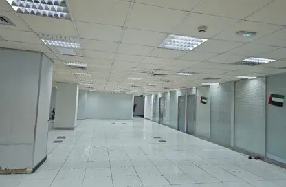 Full Floor - Studio - 4 Bathrooms for rent in Al Raffa - Bur Dubai - Dubai