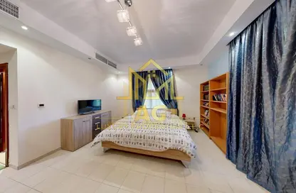 Villa - 5 Bedrooms - 4 Bathrooms for rent in Western Residence South - Falcon City of Wonders - Dubai