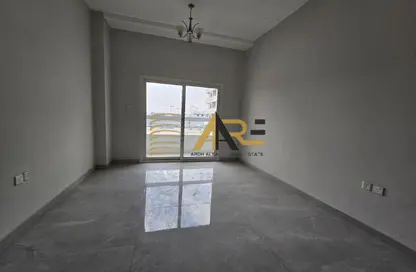 شقة - غرفة نوم - 2 حمامات للايجار في الفلاح - تجارية مويلح - الشارقة شقة - غرفة نوم - 2 حمامات للايجار في الفلاح - تجارية مويلح - الشارقة