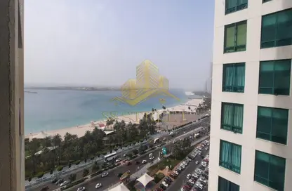 Apartment - 4 Bedrooms - 4 Bathrooms for rent in Corniche Tower - Corniche Road - Abu Dhabi
