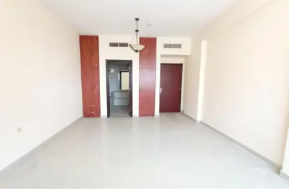 Empty Room image for: Apartment - 1 Bedroom - 2 Bathrooms for rent in Fire Station Road - Muwaileh - Sharjah, Image 1