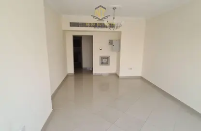 Apartment - 3 Bedrooms - 3 Bathrooms for rent in New Al Taawun Road - Al Taawun - Sharjah
