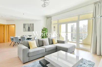 Apartment - 2 Bedrooms - 4 Bathrooms for rent in Al Msalli - Shoreline Apartments - Palm Jumeirah - Dubai