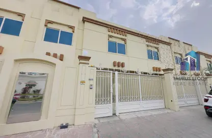 Villa - 3 Bedrooms - 5 Bathrooms for rent in Jumeirah 1 Villas - Jumeirah 1 - Jumeirah - Dubai