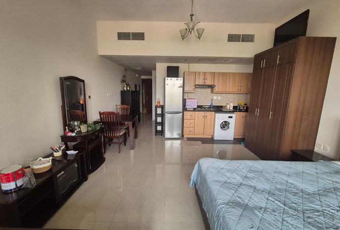 Studio Apartment // Furnished // Golf Course View