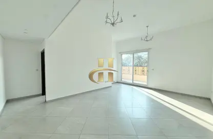 شقة - غرفة نوم - 2 حمامات للايجار في A بناية صالح بن لاحج بلوك - بناية صالح بن لاحج - قرية الجميرا سركل - دبي