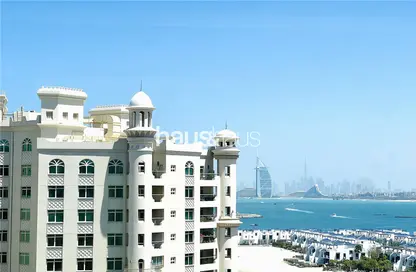 Apartment - 2 Bedrooms - 2 Bathrooms for sale in Al Hallawi - Shoreline Apartments - Palm Jumeirah - Dubai