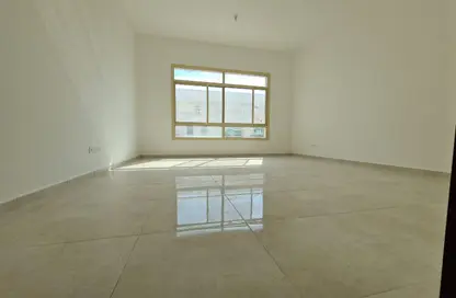 شقة - 1 حمام للايجار في مجمع رقم 14 - مدينة خليفة - أبوظبي