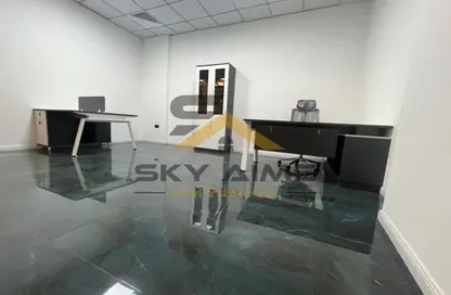 Office Space - Studio - 1 Bathroom for rent in Al Muteena - Deira - Dubai