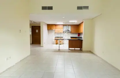 شقة - 2 غرف نوم - 3 حمامات للبيع في المبنى 153 - طراز حديث - ديسكفري جاردنز - دبي