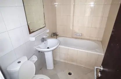 Apartment - 2 Bedrooms - 3 Bathrooms for rent in Al Khan Corniche - Al Khan - Sharjah